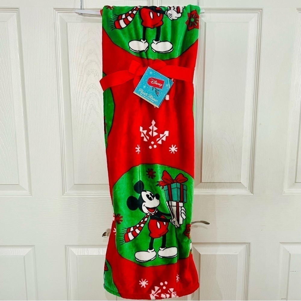Disney Holiday Mickey Mouse Plush Throw Blanket